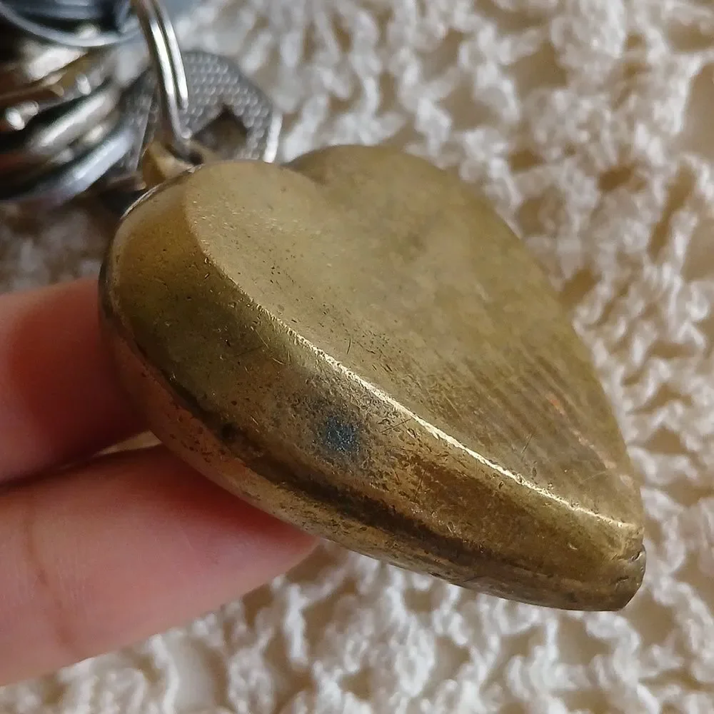 Vintage Brass Heart Shaped 2.5 inch Key‎ Chain with 13 Keys